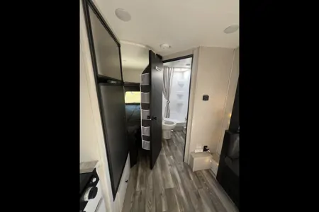 Oleg's Highland Ridge RV 19 MBH Travel Trailer
