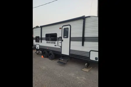 tim's Grand River 25bh Travel Trailer