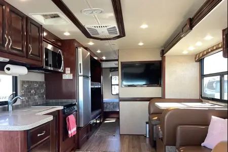 * 2018 Fleetwood Flair LXE Class A - Bunkbed - Family Fun *