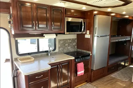 * 2018 Fleetwood Flair LXE Class A - Bunkbed - Family Fun *