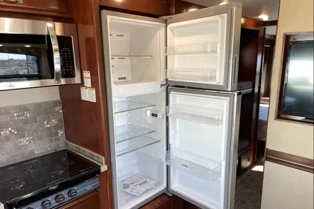 * 2018 Fleetwood Flair LXE Class A - Bunkbed - Family Fun *