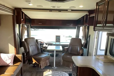 * 2018 Fleetwood Flair LXE Class A - Bunkbed - Family Fun *