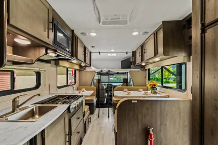 Coachmen LEPRECHAUN Class C