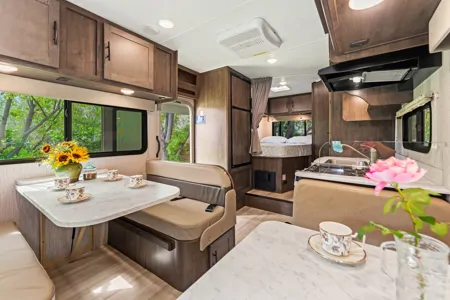 Coachmen LEPRECHAUN Class C