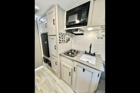 Castaway Coastal Cruiser