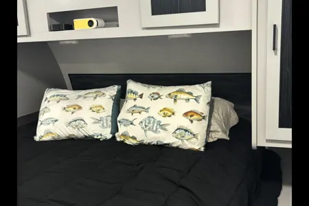 Sambolin Private King Bedroom Sleeps 5 Comfortably