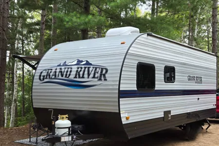 Like New - Grand River 22MB Travel Trailer
