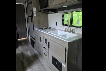 Like New - Grand River 22MB Travel Trailer