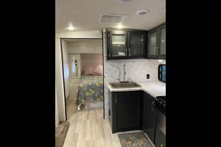 Adventure Awaits 2017 Grand Design Imagine 2800bh