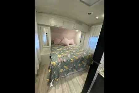 Adventure Awaits 2017 Grand Design Imagine 2800bh