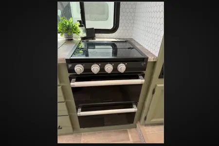 C2 2022 Thor Chateau 22e