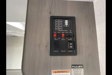 Keystone Hideout 20BWE • Family Adventure Trailer • Sleeps 7 • Easy Tow • Fully Equipped