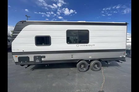 Keystone Hideout 20BWE • Family Adventure Trailer • Sleeps 7 • Easy Tow • Fully Equipped