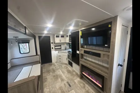 Tyler's Palomino Puma 31QBBH Travel Trailer