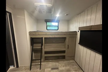 Tyler's Palomino Puma 31QBBH Travel Trailer