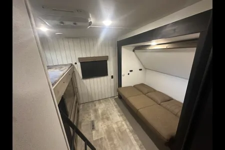 Tyler's Palomino Puma 31QBBH Travel Trailer