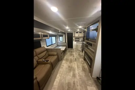 Tyler's Palomino Puma 31QBBH Travel Trailer