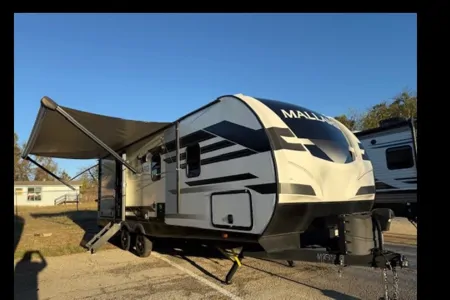 RV with Bunks and King bed: No extra fees. Fully Equipped.  Delivery Available