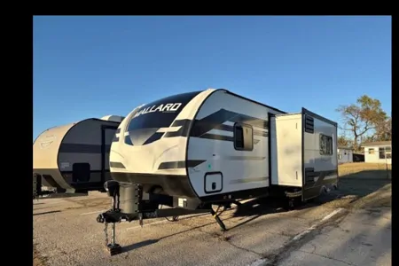 RV with Bunks and King bed: No extra fees. Fully Equipped.  Delivery Available