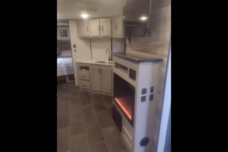 RV with Bunks and King bed: No extra fees. Fully Equipped.  Delivery Available