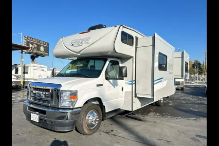 Coachmen Cross Trail 26XG Class C