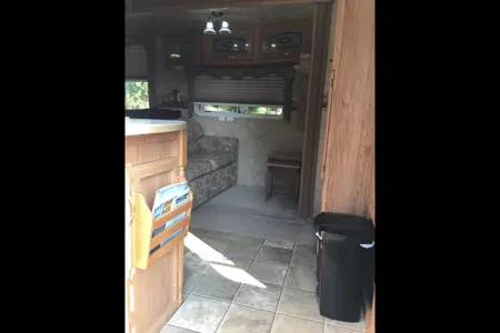 🌊 Cozy, Comfortable, Semi Waterfront Accommodations- Just South of Powell River
