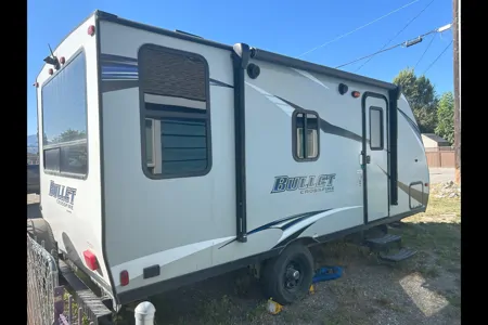 Daniel's 22' Keystone Crossfire Travel Trailer