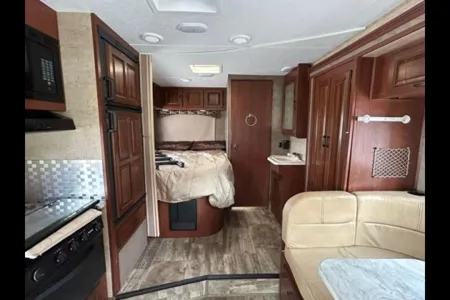 Dashino's Forest River 2290s Class C