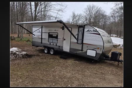 Grey Wolf Adventure - UPMI1563