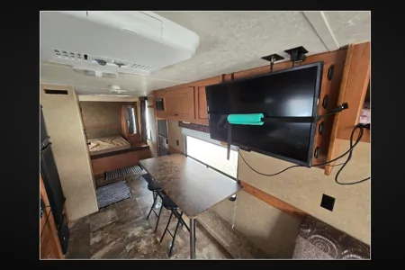 Grey Wolf Adventure - UPMI1563