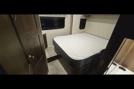 Mercedes Benz Prism 2300DS Class C