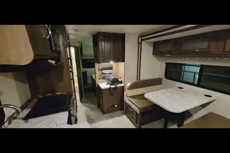 Mercedes Benz Prism 2300DS Class C