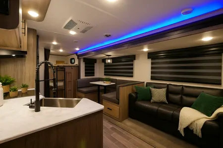 Paradise on wheels, bunkhouse.