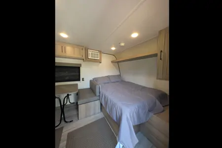 Carsons Coleman 17b Travel Trailer