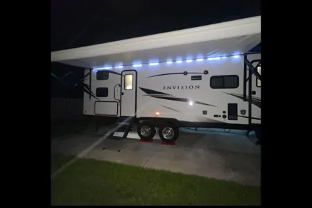 King Bed! Sleeps 8! Delivery & Setup! Luxury Setup!