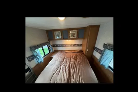 *Family Friendly, Pet friendly* Dylan's Mallard 27foot Travel Trailer