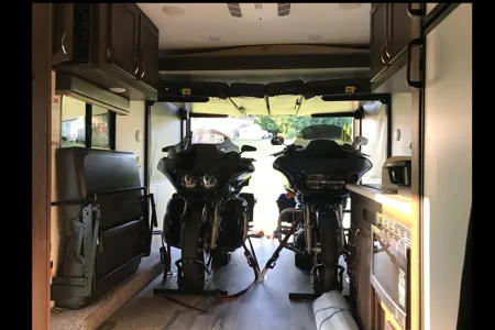 Eric's Octane 222 Toy Hauler