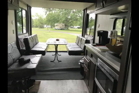 Eric's Octane 222 Toy Hauler