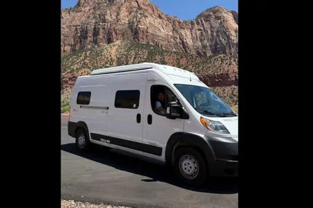 Niby's Winnebago Solis 2023 Class B