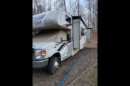 Lucky Coachmen Leprechaun Class C