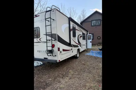 Lucky Coachmen Leprechaun Class C