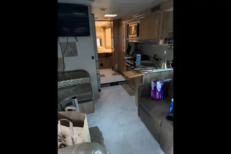 Lucky Coachmen Leprechaun Class C