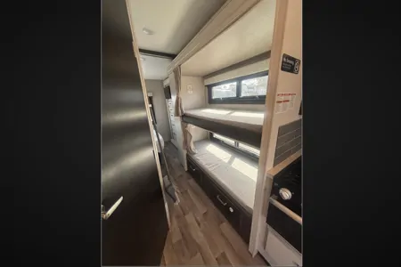 31F 2022 Entegra Coach Odyssey