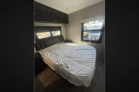 31F 2022 Entegra Coach Odyssey