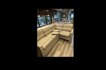 Jim's Thor Motor Coach Mirimar Class A