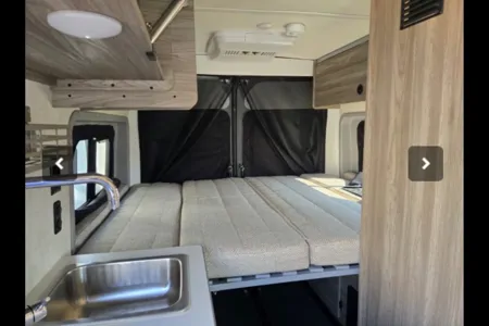 Yang's Winnebago Solis 59P Class B