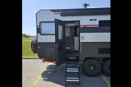 Caravane de voyage tout-terrain Blackseries HQ21 2023/Blackseries HQ21 2023 Off-Road Travel Trailer