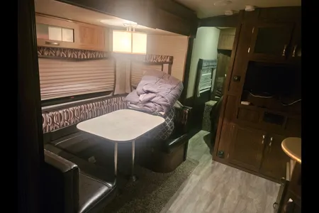 Christian's Dutchman Aerolite 242bhsl Travel Trailer
