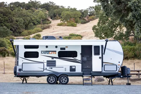 "Rocky" Forest River Rockwood Mini Lite 2509S Travel Trailer