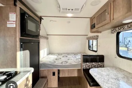 Shannon's Starcraft Mini comet Travel Trailer